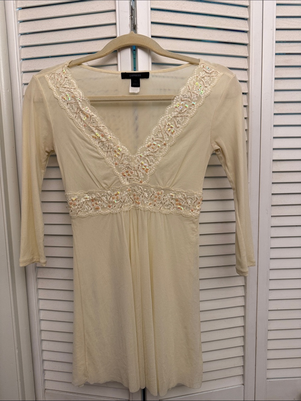 Express Ivory Lace-Trim V-Neck Long Sleeve camisole